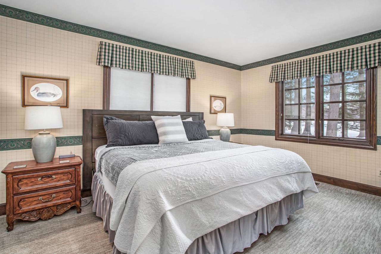 Point O' Woods Villa Benton Harbor Eksteriør bilde