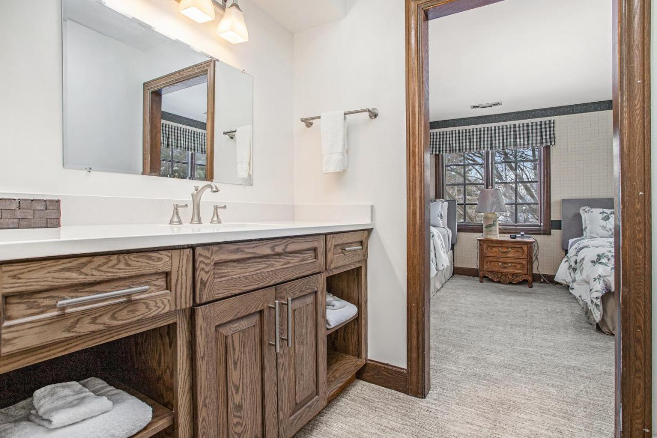 Point O' Woods Villa Benton Harbor Eksteriør bilde